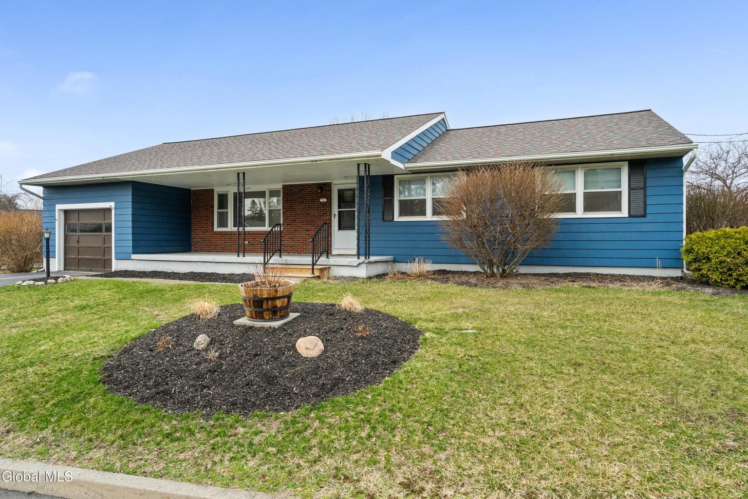 5 Hadden Lane — photo 1